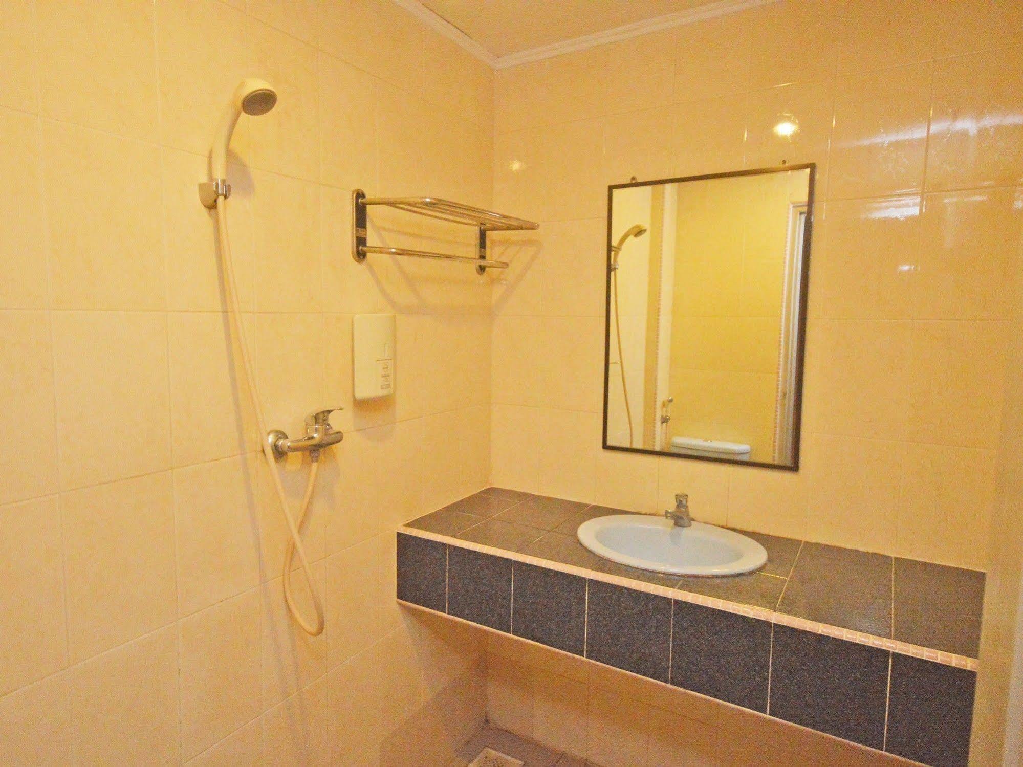 Nida Rooms Nagoya Business Center Batam Ngoại thất bức ảnh